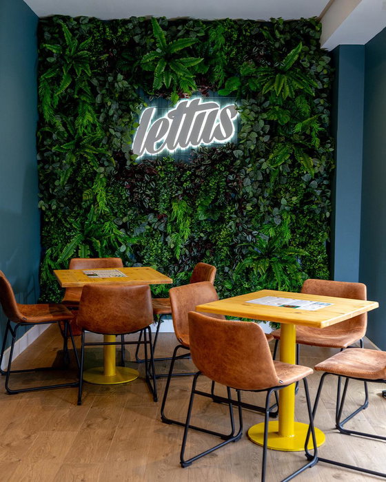 ¿Terraza o interior? Comer sano siempre es buena idea